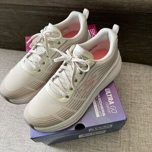 Sketchers Ultra Go